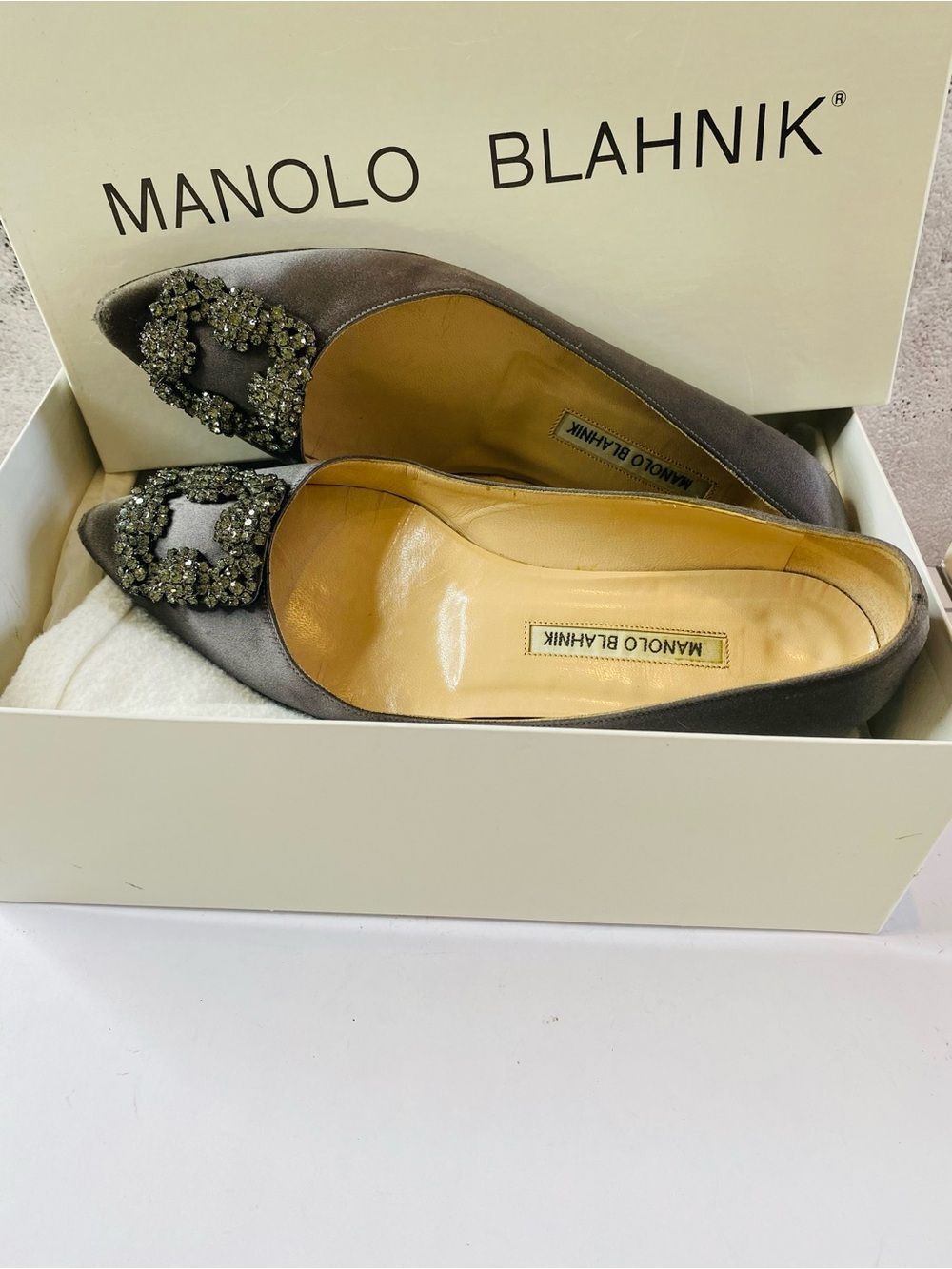 🛍️ Manolo Blahnik Authentic Silver/Gray Satin Hangisiflat Crystal Gunmetal Flats